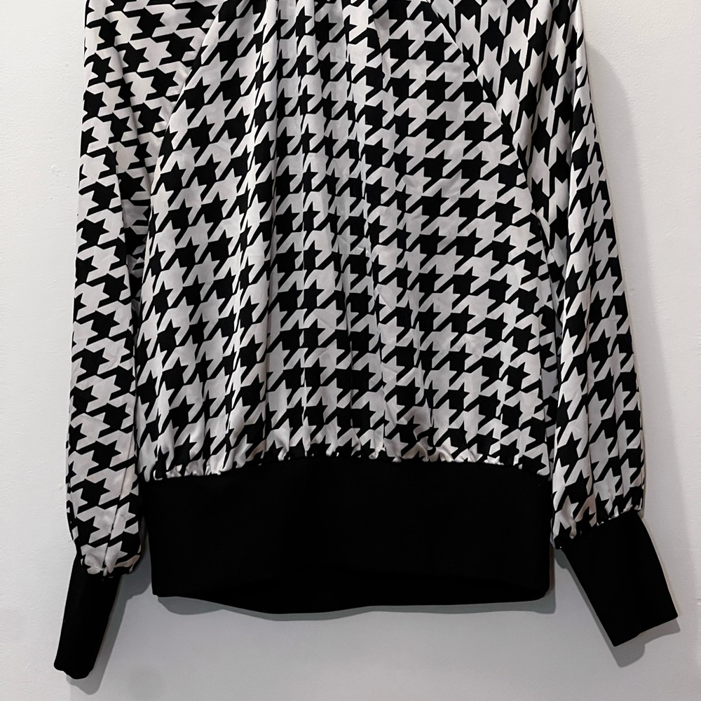 Ann Taylor Factory Black and White Patterned Top